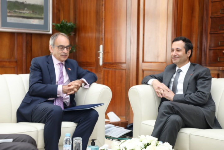 Benchaâboun s'entretient avec l'ambassadeur britannique au sujet de la coopération commerciale Benchaâboun s'entretient avec l'ambassadeur britannique au sujet de la coopération commerciale