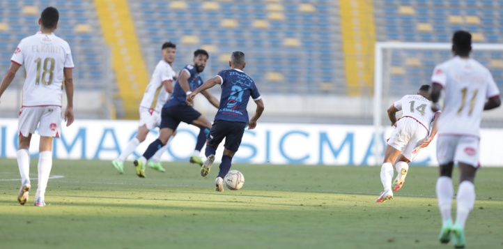 Botola / WAC-RCAZ (0-0) : Un Wydad faiblard et épuisé à quelques jours de sa demi-finale africaine ! Botola / WAC-RCAZ (0-0) : Un Wydad faiblard et épuisé à quelques jours de sa demi-finale africaine !