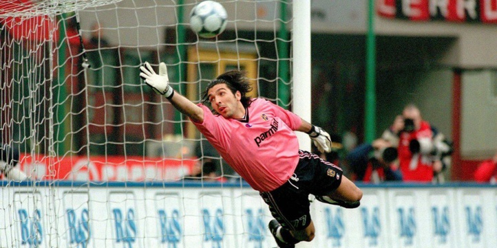 Football : Buffon de retour à Parme, le club de ses débuts Football : Buffon de retour à Parme, le club de ses débuts