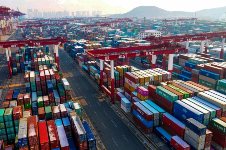 Le but des sanctions est de restreindre l’exportation, la réexportation et le transfert d’articles à des entités chinoises. Le but des sanctions est de restreindre l’exportation, la réexportation et le transfert d’articles à des entités chinoises.