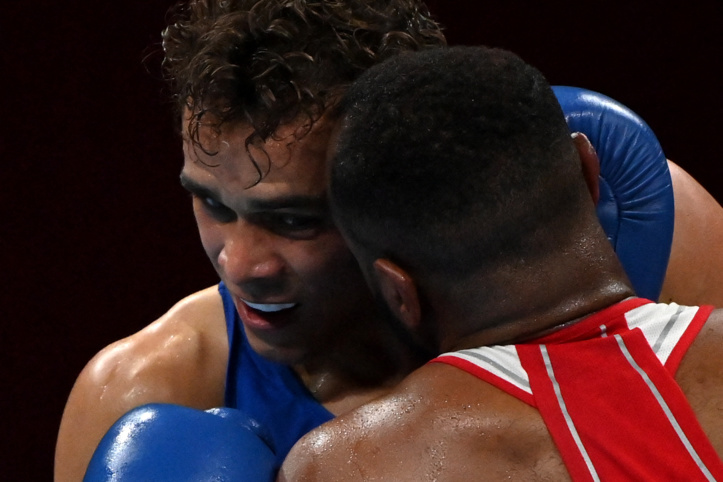 JO Tokyo : Le boxeur marocain Baâlla a mordu son adversaire néozélandais ! JO Tokyo : Le boxeur marocain Baâlla a mordu son adversaire néozélandais !