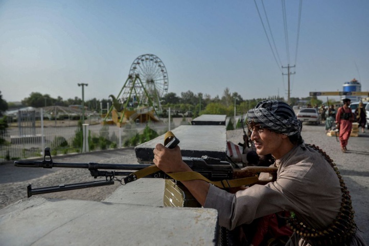 Attentat : un bâtiment de l'ONU attaqué en Afghanistan, un policier tué