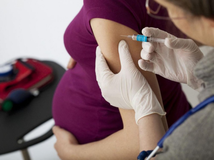 Covid-19: La vaccination ouverte aux allergiques, allaitantes et enceintes à partir du 4ème mois