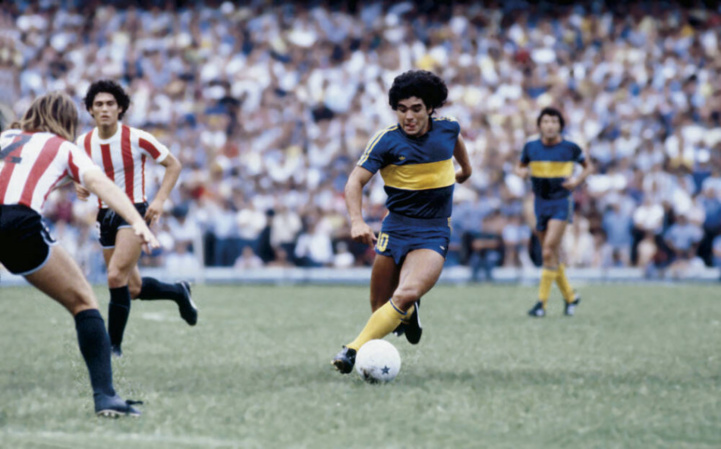 En hommage à Maradona: Les "Diego Armando" nés en 1981 en Argentine recevront un maillot En hommage à Maradona: Les "Diego Armando" nés en 1981 en Argentine recevront un maillot
