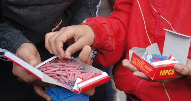 Pétards de contrebande à Casablanca : ouverture d'une enquête à l’encontre d’un officier de police et ses deux fils Pétards de contrebande à Casablanca : ouverture d'une enquête à l’encontre d’un officier de police et ses deux fils