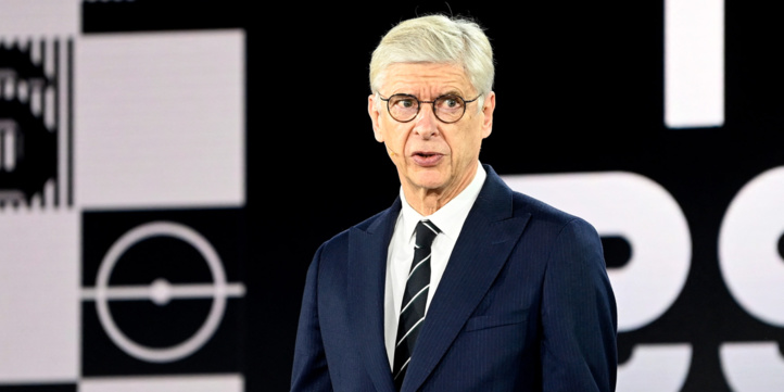 Football / La formation des jeunes dans le monde : 30 experts FIFA sous la direction de Arsène Wenger Football / La formation des jeunes dans le monde : 30 experts FIFA sous la direction de Arsène Wenger
