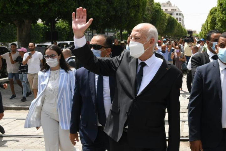 Tunisie: Prolongement du gel du parlement par le président