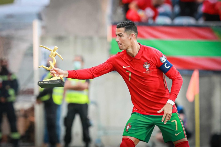 Record : Cristiano Ronaldo meilleur buteur de l'Histoire en sélection Record : Cristiano Ronaldo meilleur buteur de l'Histoire en sélection