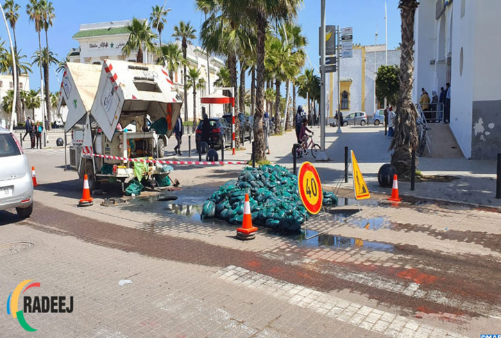 El Jadida-Sidi Bennour : Curage et nettoyage des bouches d’égouts… El Jadida-Sidi Bennour : Curage et nettoyage des bouches d’égouts…