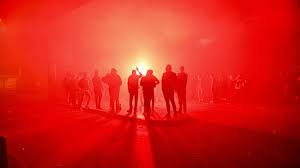 Foot français : Un supporter condamné à 5 mois de prison ferme pour avoir lancé des fumigènes Foot français : Un supporter condamné à 5 mois de prison ferme pour avoir lancé des fumigènes