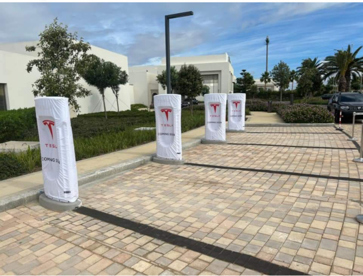 Les premières bornes de recharge Tesla en Afrique installées à Casablanca et Tanger
