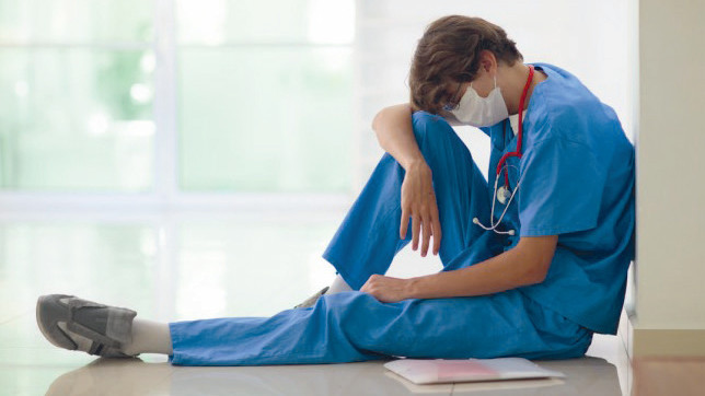 Covid-19 : Le risque de burnout guette les professionnels de la Santé Covid-19 : Le risque de burnout guette les professionnels de la Santé