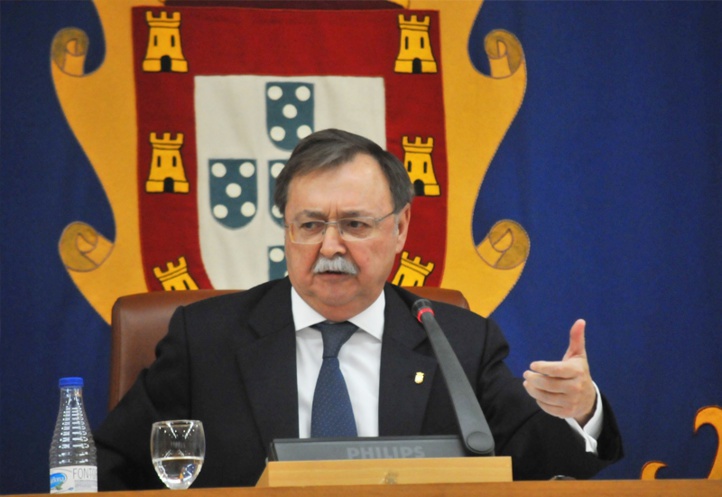 Sebta : Juan Vivas inclut les fêtes musulmanes au Calendrier du travail, contre le gré de VOX   Sebta : Juan Vivas inclut les fêtes musulmanes au Calendrier du travail, contre le gré de VOX