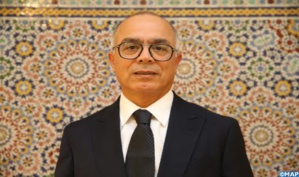 Après la passation des pouvoirs, les nouveaux ministres entrent en fonction Après la passation des pouvoirs, les nouveaux ministres entrent en fonction