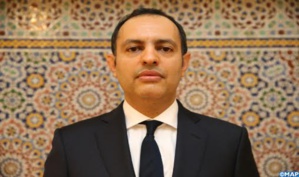 Après la passation des pouvoirs, les nouveaux ministres entrent en fonction Après la passation des pouvoirs, les nouveaux ministres entrent en fonction