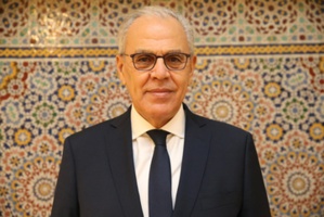 Après la passation des pouvoirs, les nouveaux ministres entrent en fonction Après la passation des pouvoirs, les nouveaux ministres entrent en fonction