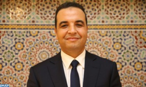 Après la passation des pouvoirs, les nouveaux ministres entrent en fonction Après la passation des pouvoirs, les nouveaux ministres entrent en fonction