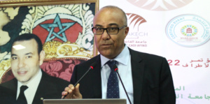 Après la passation des pouvoirs, les nouveaux ministres entrent en fonction Après la passation des pouvoirs, les nouveaux ministres entrent en fonction