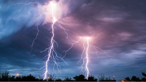 Orage et tonnerre : l’intempérie du lundi soir est « tout à fait normale »