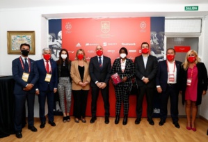 Football féminin : Rencontre entre le président de la Fédération espagnole et Mme Khadija Ila, présidente de la Ligue nationale Football féminin : Rencontre entre le président de la Fédération espagnole et Mme Khadija Ila, présidente de la Ligue nationale