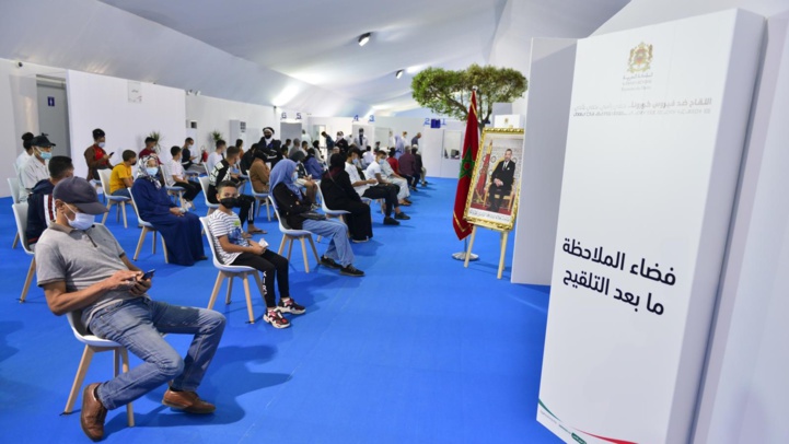 Pass vaccinal : Le gouvernement se félicite de la ruée vers les centres de vaccination Pass vaccinal : Le gouvernement se félicite de la ruée vers les centres de vaccination