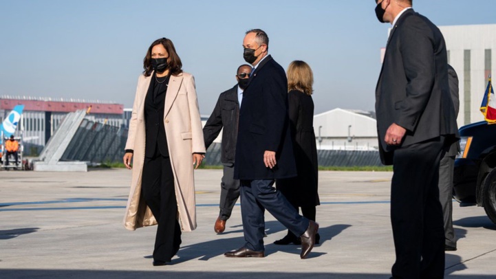 Kamala Harris à son arrivée à l'aéroport d'Orly le 9 novembre. Sarahbeth Maney/AFP