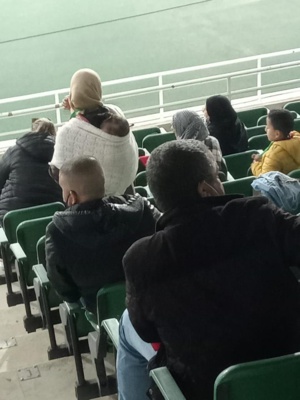 Une vue de la tribune où quelques  familles de joueurs étaient présents.