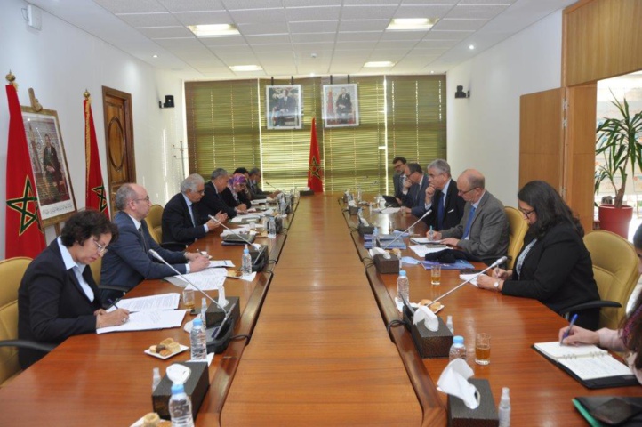 Baraka discute de l'emploi des jeunes avec un responsable de la BM Baraka discute de l'emploi des jeunes avec un responsable de la BM