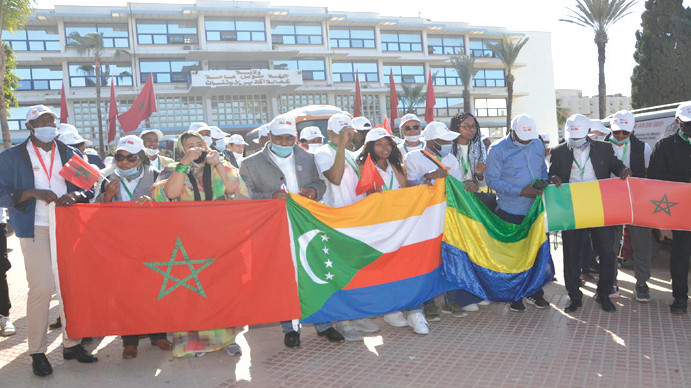 Les lauréats internationaux sur les traces de la Marche Verte : Une caravane dédiée à l’épopée glorieuse du Maroc Les lauréats internationaux sur les traces de la Marche Verte : Une caravane dédiée à l’épopée glorieuse du Maroc