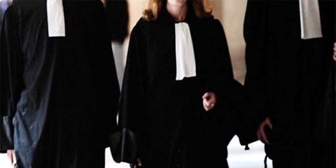 Pass vaccinal dans les tribunaux : les jeunes avocats haussent le ton Pass vaccinal dans les tribunaux : les jeunes avocats haussent le ton