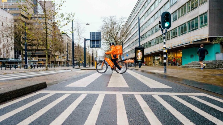 Omicron : Confinement, couvre-feu, fermetures, ou comment l'Europe se protège du variant Omicron : Confinement, couvre-feu, fermetures, ou comment l'Europe se protège du variant