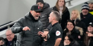 Foot/Angleterre: Klopp fustige le calendrier des fêtes de Noël