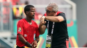 CAN 2021 : L’arbitre zambien Sikazwe serait de retour dès ce mardi !? CAN 2021 : L’arbitre zambien Sikazwe serait de retour dès ce mardi !?