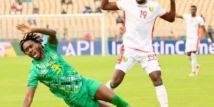 CAN 2021 : La Guinée défaite face au Zimbabwe, mais qualifiée aux huitièmes ! CAN 2021 : La Guinée défaite face au Zimbabwe, mais qualifiée aux huitièmes !
