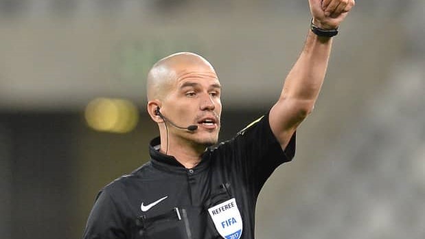 CAN 2021 / Arbitrage : L’arbitre sud-africain Victor Miguel pour le choc ‘’Côte d'Ivoire-Algérie’’. CAN 2021 / Arbitrage : L’arbitre sud-africain Victor Miguel pour le choc ‘’Côte d'Ivoire-Algérie’’.