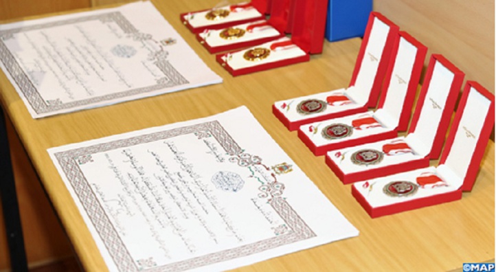 Education : remise de Wissams royaux à des fonctionnaires Education : remise de Wissams royaux à des fonctionnaires