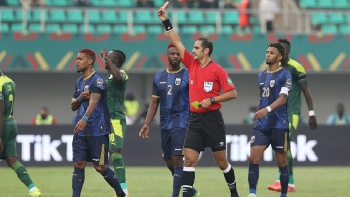 CAN 2021 : En huitièmes, les arbitres ont vu rouge 7 fois !