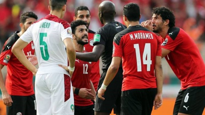 CAN : Le Président de la Fédération, aurait-il été giflé par le 4 gardien égyptien ? CAN : Le Président de la Fédération, aurait-il été giflé par le 4 gardien égyptien ?