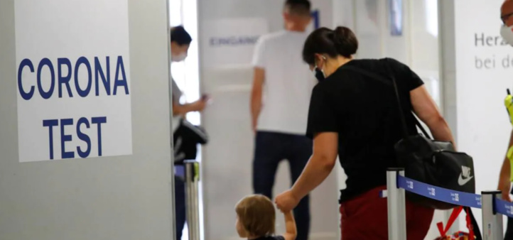 Covid-19: La France va lever l'obligation de test pour les voyageurs extra-européen vaccinés Covid-19: La France va lever l'obligation de test pour les voyageurs extra-européen vaccinés