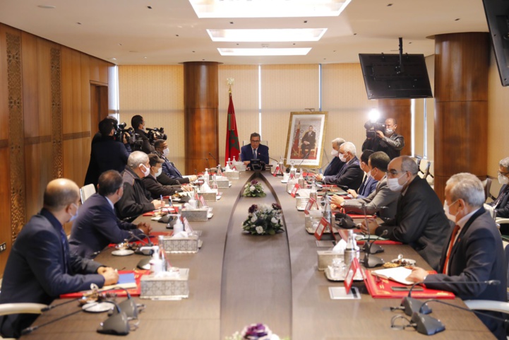 Vaccination des salariés : Le chef du gouvernement se réunit avec les syndicats Vaccination des salariés : Le chef du gouvernement se réunit avec les syndicats