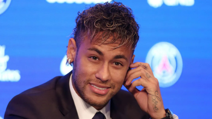 Brésil : Un jeune homme de 20 ans pique 37.000 € à Neymar ! Brésil : Un jeune homme de 20 ans pique 37.000 € à Neymar !