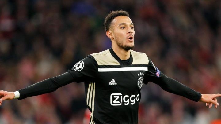 Ligue des Champions : Taârabat (Benifica) et Mazraoui (Ajax) dos à dos (2-2) Ligue des Champions : Taârabat (Benifica) et Mazraoui (Ajax) dos à dos (2-2)