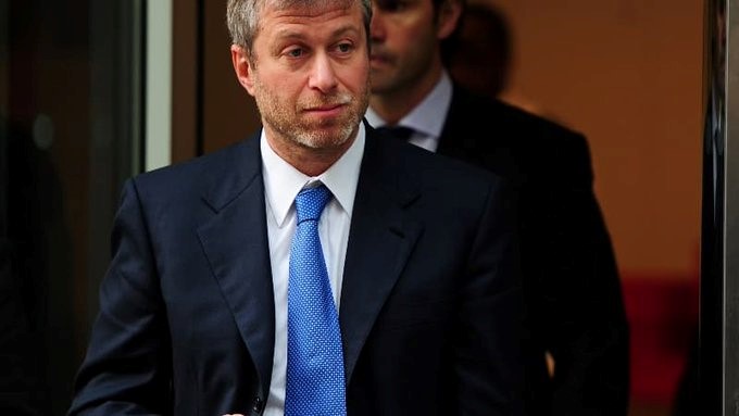 Situation en Ukraine : Le Russe Abramovitch, propriétaire de Chelsea, bientôt interdit d’entrée en Angleterre ? Situation en Ukraine : Le Russe Abramovitch, propriétaire de Chelsea, bientôt interdit d’entrée en Angleterre ?