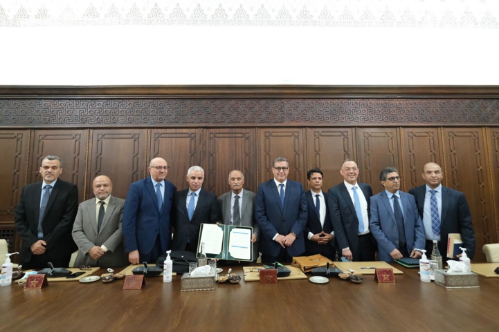 Dialogue social : le gouvernement scelle un nouveau deal avec le syndicat du personnel médical Dialogue social : le gouvernement scelle un nouveau deal avec le syndicat du personnel médical