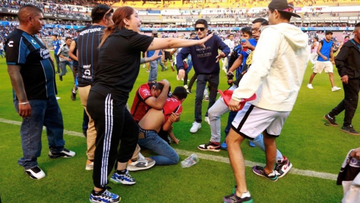 Violence : 22 blessés dont 2 graves lors d’un match de football au Mexique co-organisateur du Mondial 2026 Violence : 22 blessés dont 2 graves lors d’un match de football au Mexique co-organisateur du Mondial 2026