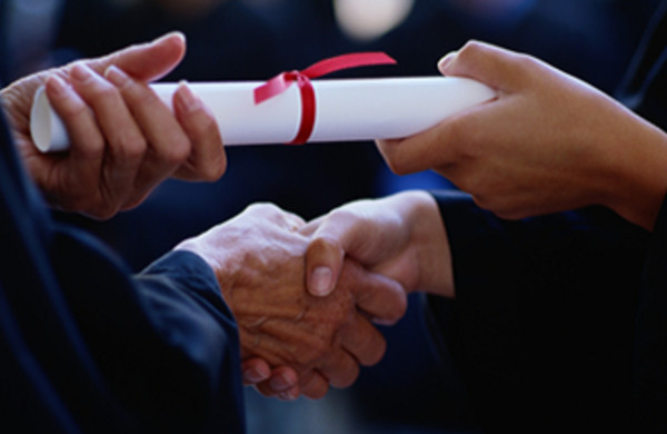 Falsification des certificats académiques: la DGST démantèle un gang criminel de 11 individus Falsification des certificats académiques: la DGST démantèle un gang criminel de 11 individus