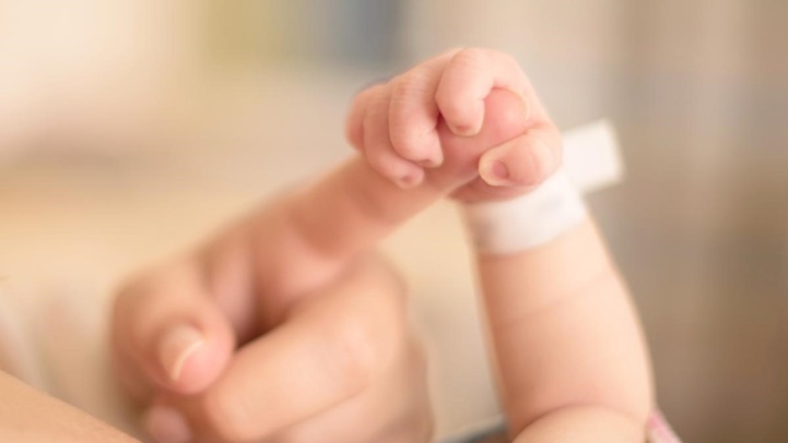 Inde : Naissance d’un bébé à deux têtes, trois bras et deux coeurs Inde : Naissance d’un bébé à deux têtes, trois bras et deux coeurs