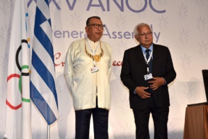 Kamal Lahlou a reçu cette année le Grand Cordon du mérite sportif de l’Association des Comités olympiques du Monde, lors de son Assemblée générale en Crête (Grèce), et ce, pour service rendu au sport, et notamment sa proposition de la Journée mondiale du sport.