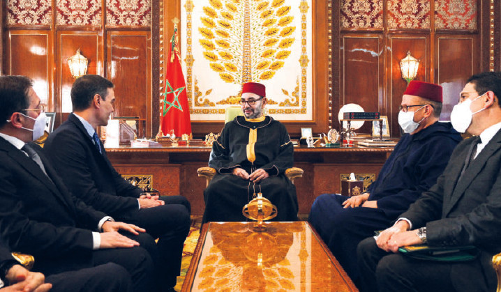 SM le Roi Mohammed VI en réunion avec le Premier ministre espagnol Pedro Sanchez au Palais Royal de Rabat. SM le Roi Mohammed VI en réunion avec le Premier ministre espagnol Pedro Sanchez au Palais Royal de Rabat.