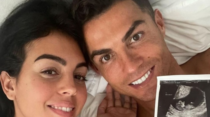 Ronaldo annonce la mort d'un de ses nouveau-nés Ronaldo annonce la mort d'un de ses nouveau-nés